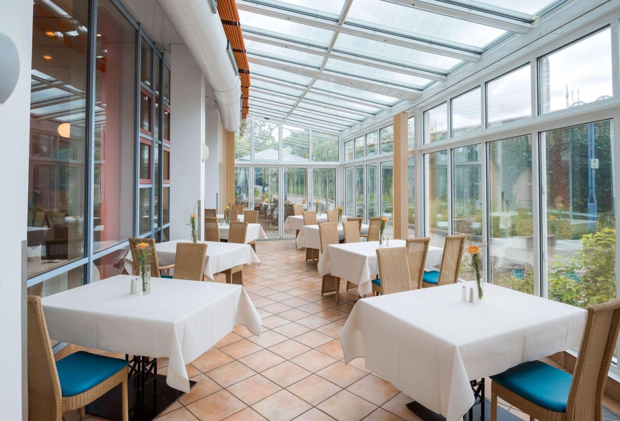 Best Western Plus Palatin Kongresshotel Вислох Экстерьер фото